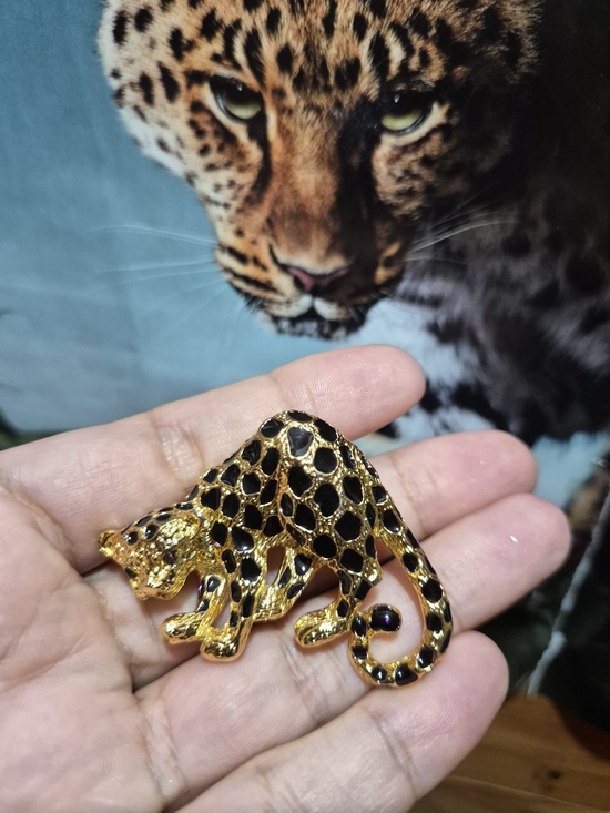 Park Lane Jewelry - Park Lane Gold and Black Leopard Brooch